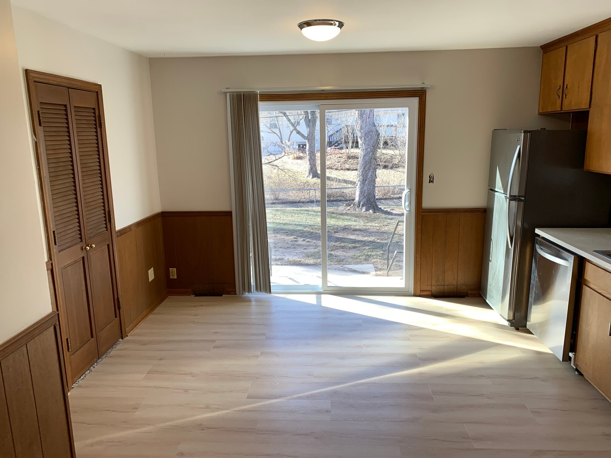 Building Photo - 9618 Outlook Dr