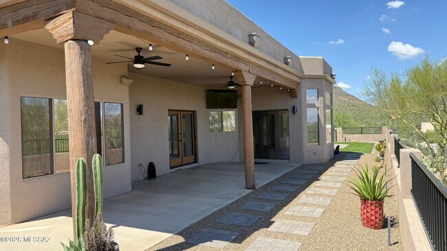 Building Photo - 4440 W Mountain Side Dr