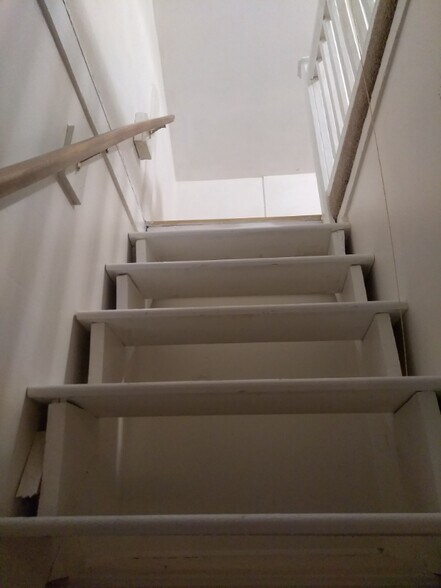 Building Photo - 6309 Longfellow St