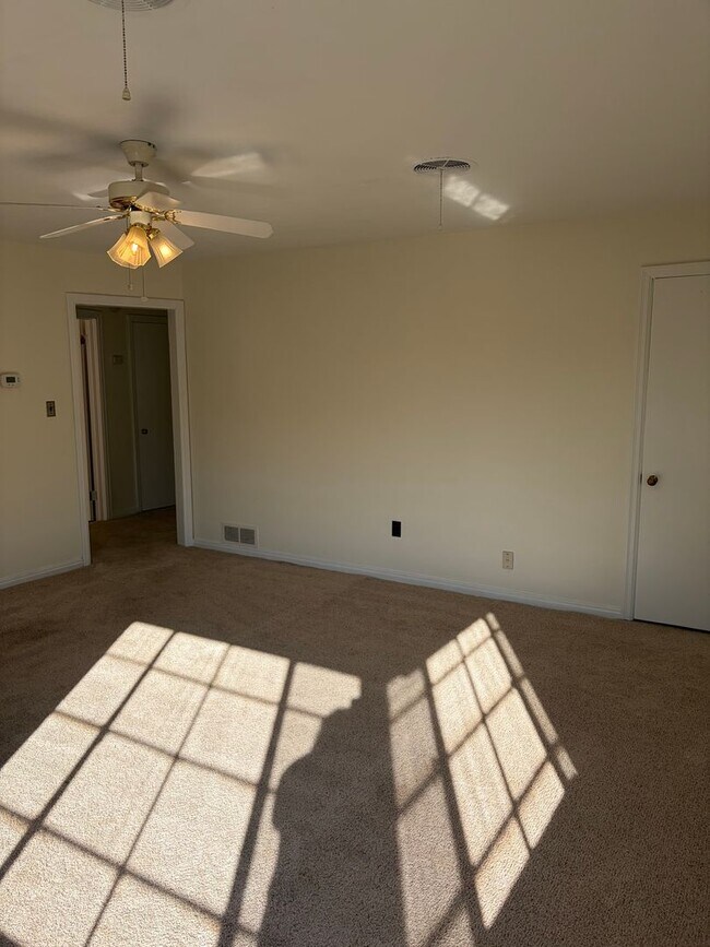 Building Photo - 660 Beech Ave