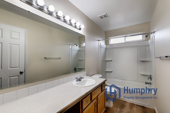 Building Photo - Great home in Meridian, close to parks, restaurants and shopping!