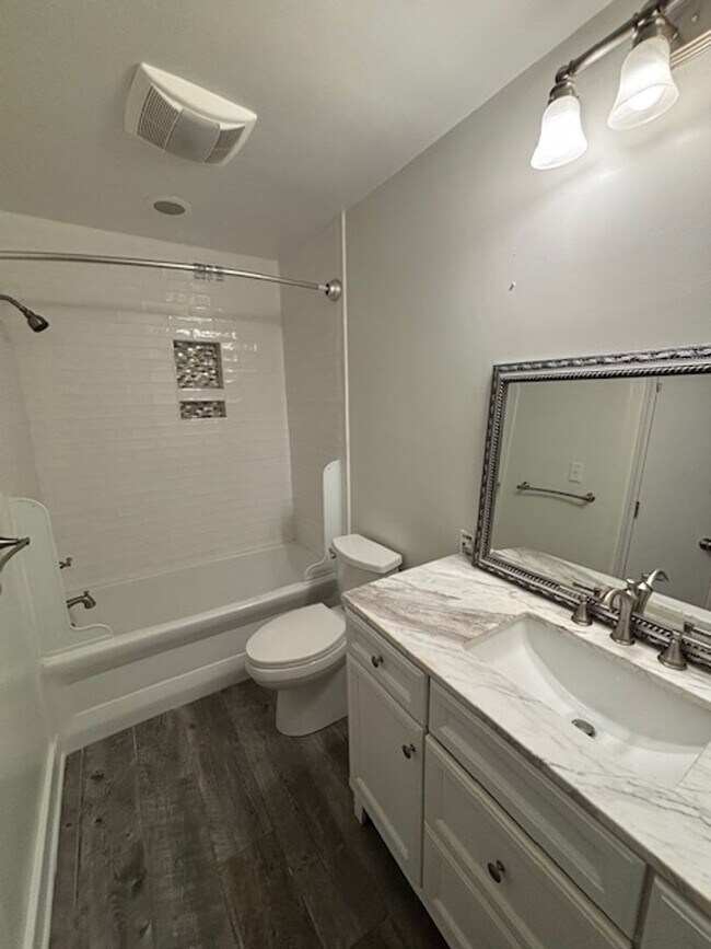 Building Photo - Cape Story by the Sea