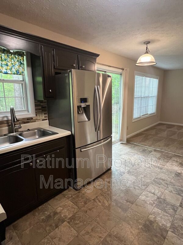 Building Photo - 119 Spring Ridge Dr