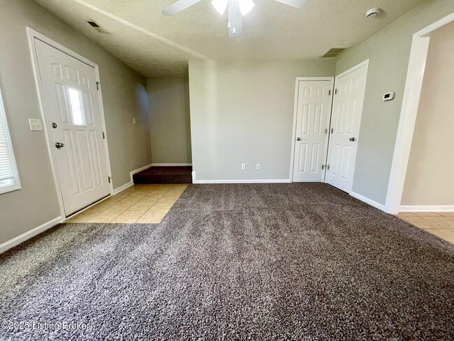 Building Photo - 7011 US-150