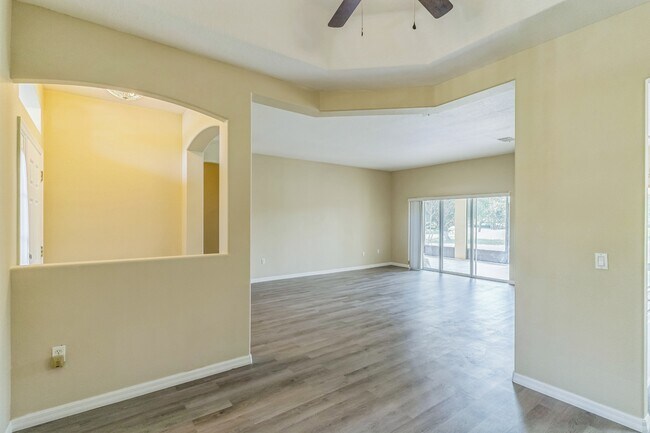 Building Photo - 2600 Meadow View Ct