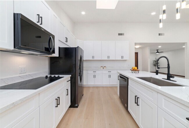 Building Photo - 11411 Ash Creek Dr