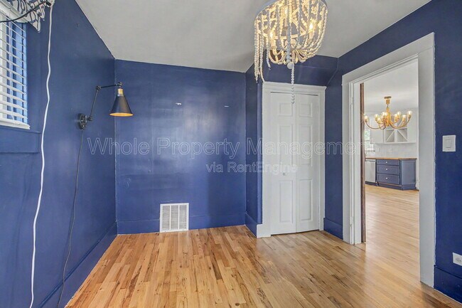 Building Photo - 110 S Quitman St