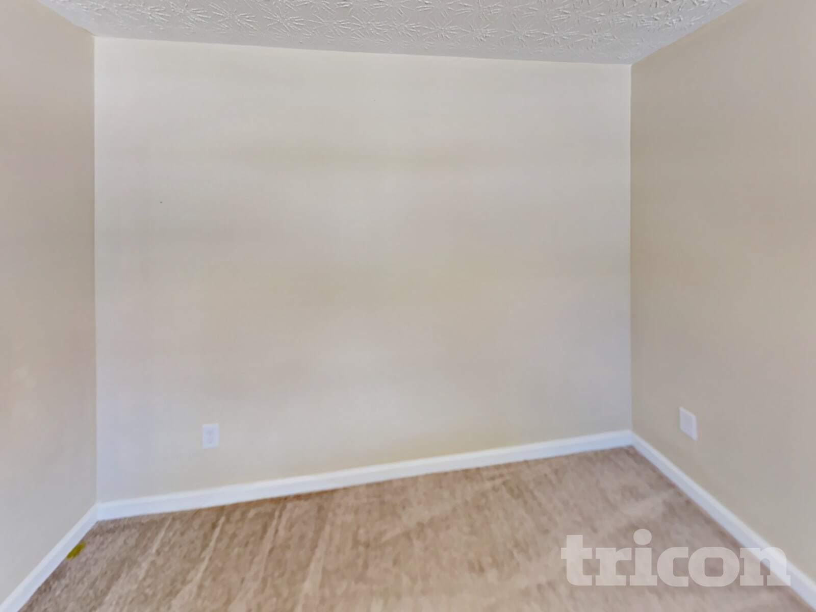 Building Photo - 9453 Lakeview Rd