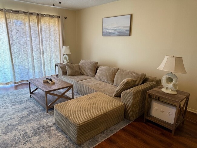 Building Photo - 8513 Dominican Ct