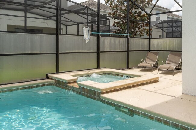 Building Photo - 4702 Sleepy Hollow Dr