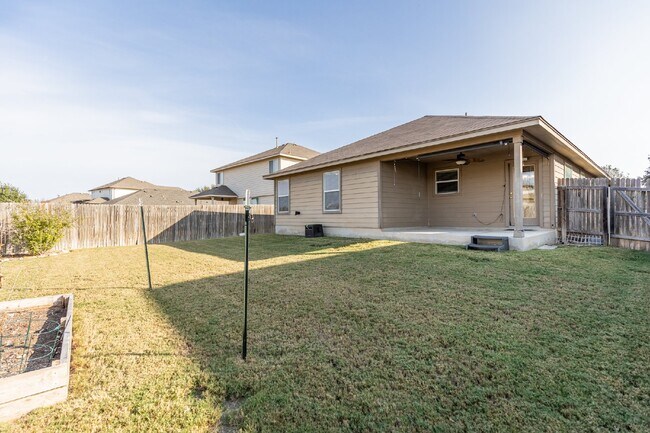 Building Photo - 259 Creekview Way