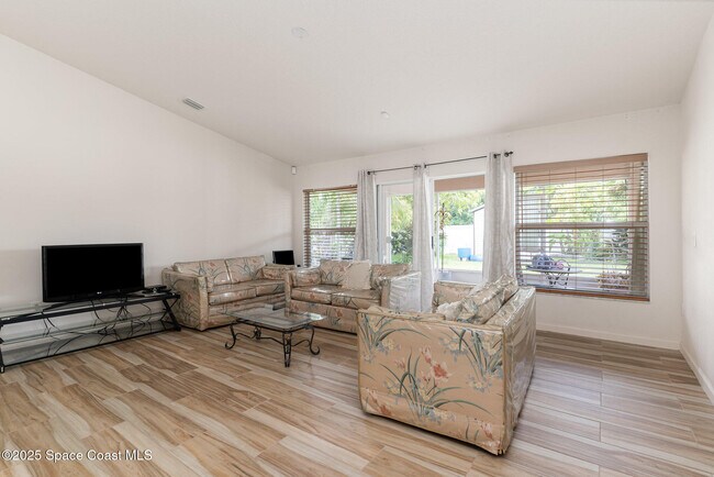 Building Photo - 1715 San Filippo Dr SE