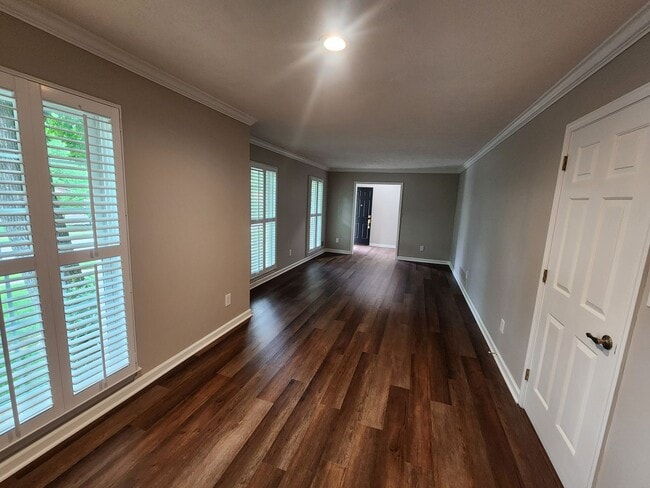 Building Photo - Renovated 3 bedroom 2 full bath home with attached garage and unfinished basement in J-town!