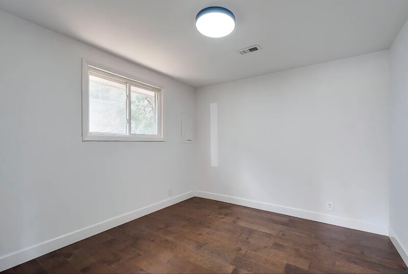 Building Photo - 1628 17th Ave N