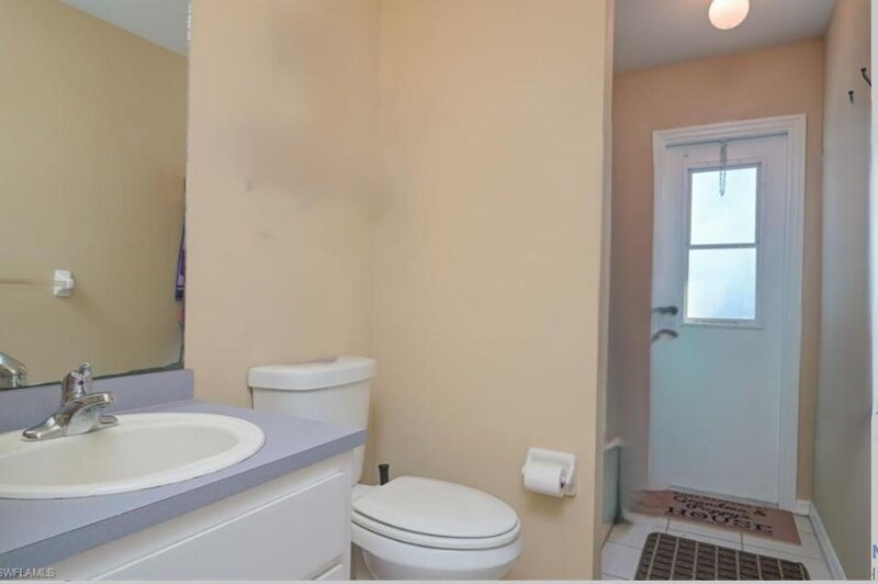 Building Photo - 626 SW 25th Terrace