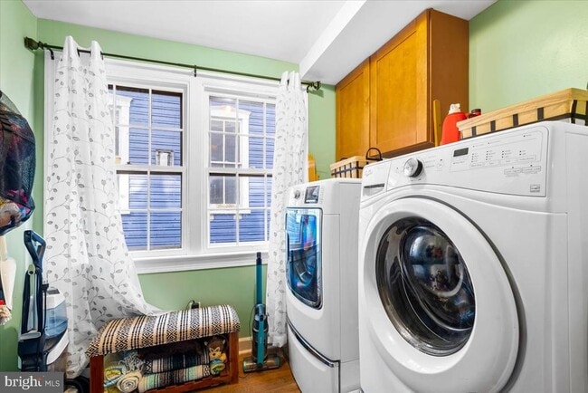 Building Photo - 222 S Raleigh St