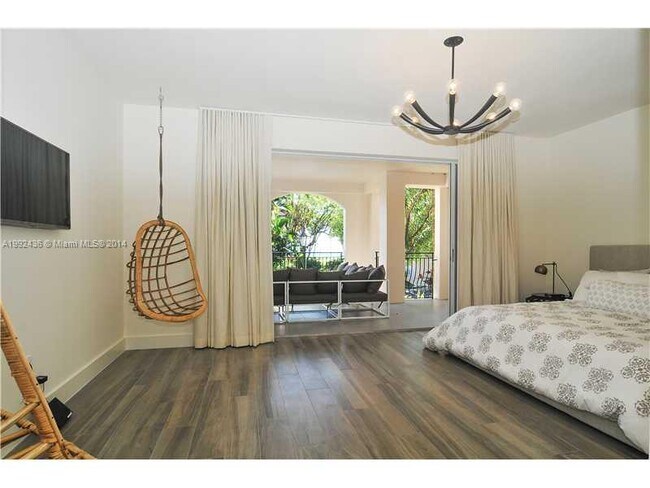 Building Photo - 19114 Fisher Island Dr