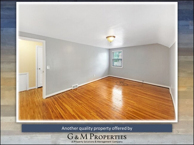 Building Photo - 3-Bedroom Single-Family - Walk to Strong/UofR!