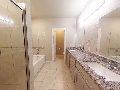 Building Photo - Beautiful Home with Everything in the Windcrest Gardens!