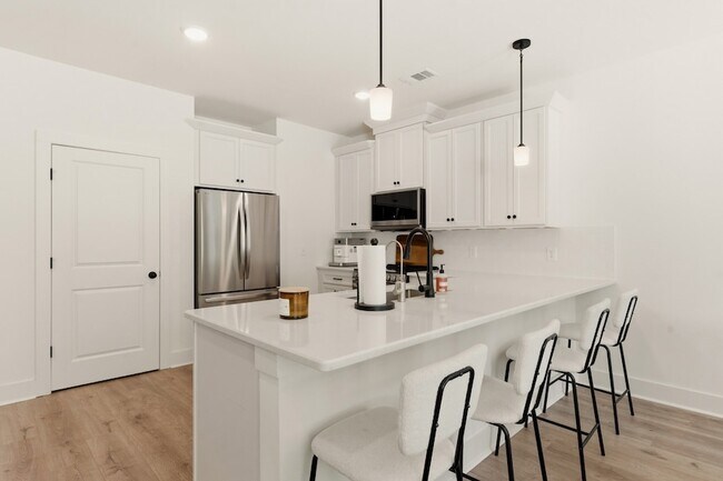 Building Photo - 6006 Mill Tree Ct