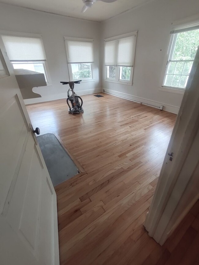 Building Photo - Duplex in Arts District