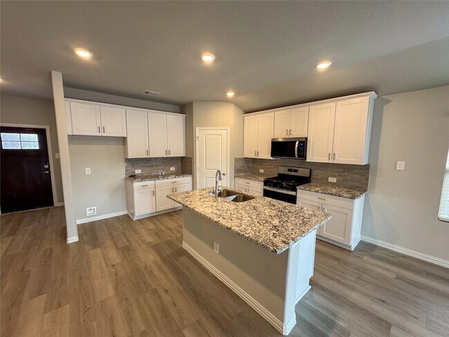 Building Photo - 2110 Dunbar Dr