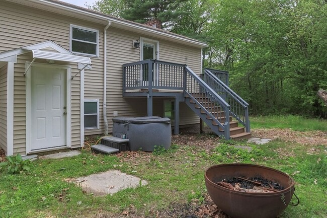 Building Photo - 240 Leda Ave