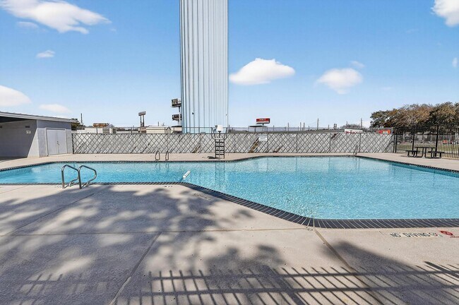 Building Photo - 9514 Marblemount Dr