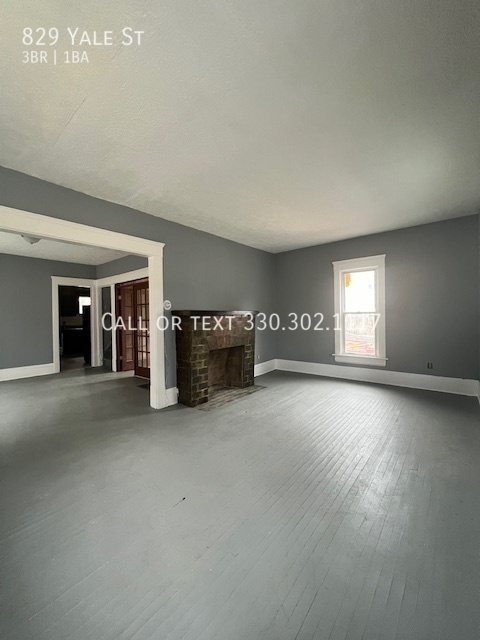 Building Photo - Three bedroom for rent - Akron OH