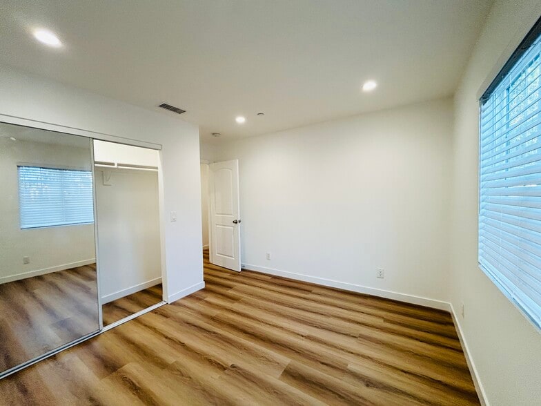 Building Photo - 12717 Bradley Ave