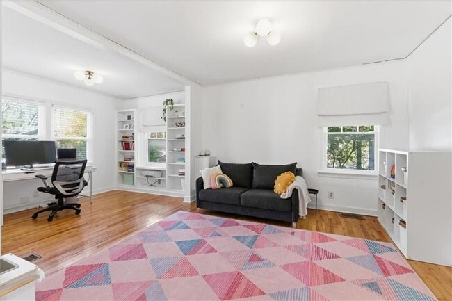 Building Photo - 693 Glenwood Ave SE