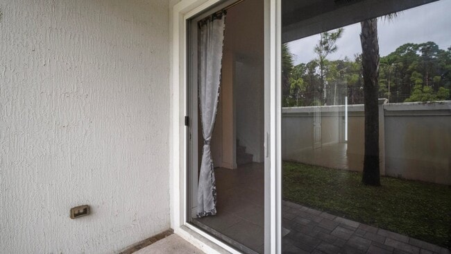 Building Photo - 6919 Pines Cir