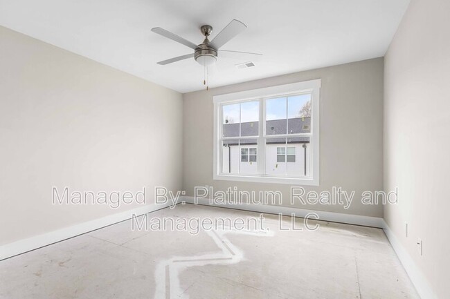 Building Photo - 166 Sango Dr