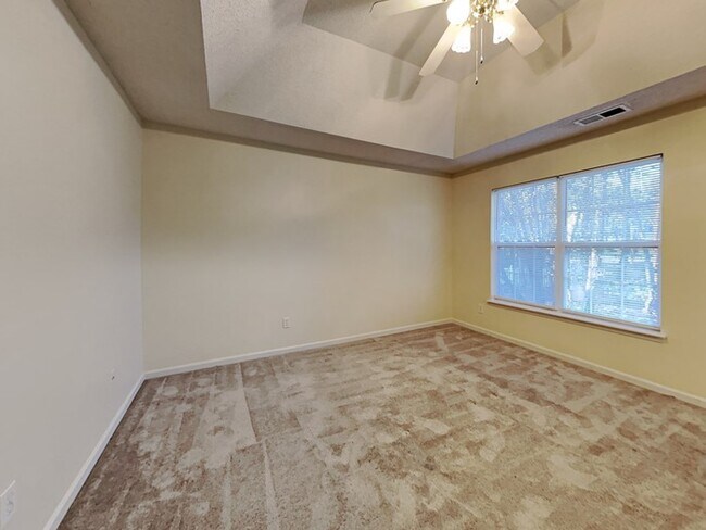 Building Photo - Sign today for FREE RENT! 4BR/2.5BA home i...