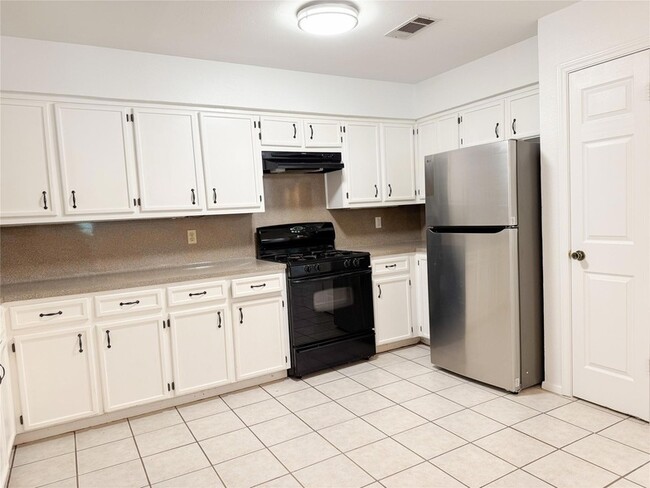 Building Photo - 11910 Stout Oak Trail