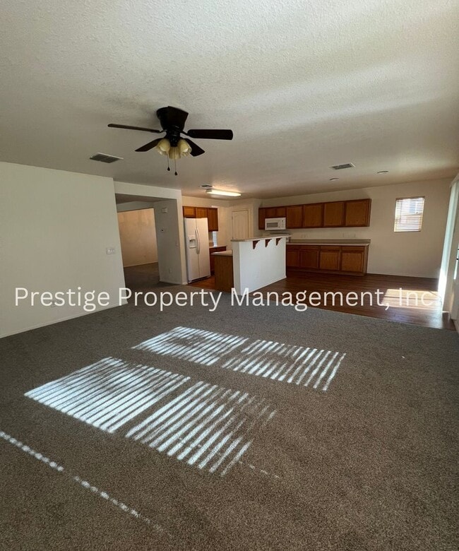 Building Photo - Nice Sahuarita Home with Open Kitchen!!