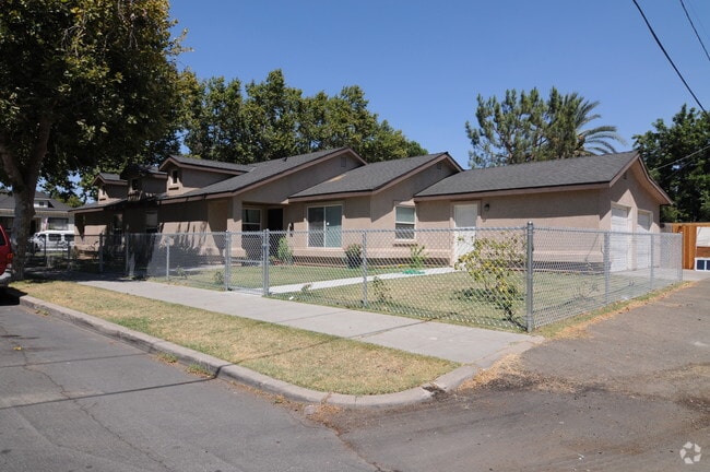 Building Photo - 118 N Orchard St