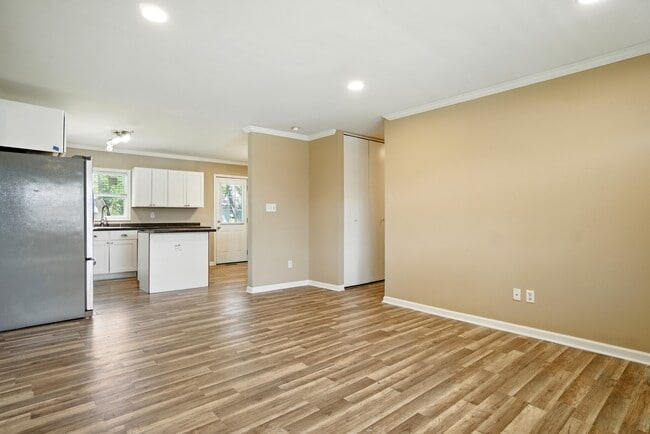 Building Photo - 1037 Randall Ct