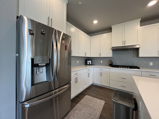 Building Photo - Spacious 5BR Home Near Mountainside High School with Loft, Balcony & Large Kitchen