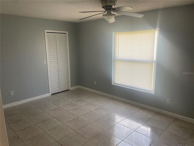 Building Photo - 116 Crescent Ct