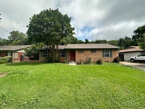 Building Photo - 6461 Danbury Ln