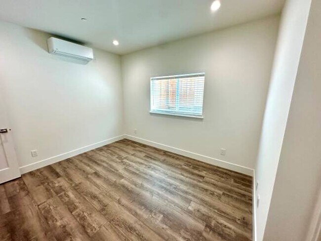 Building Photo - 19241 Carlton Ave