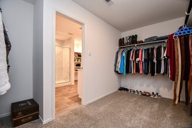 Building Photo - 3008 Bur Lndg Ln