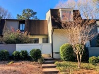 Building Photo - 3 bedroom 2.5 bathroom Home Near UGA and on the UGA Busline!