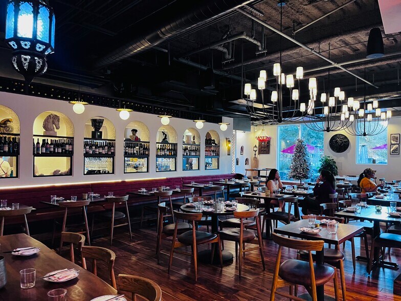 Building Photo - 405 W Drew St