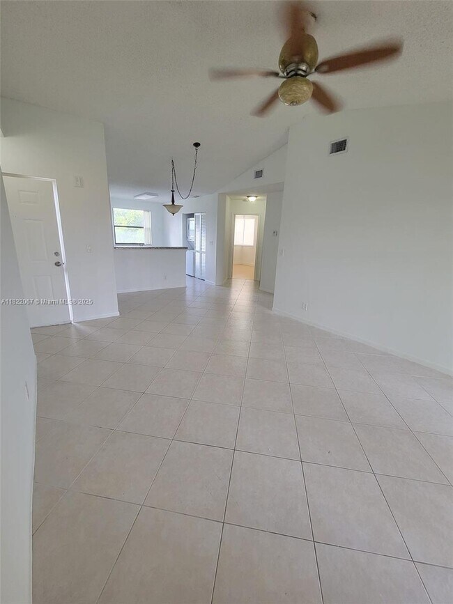 Building Photo - 5641 Riverside Dr