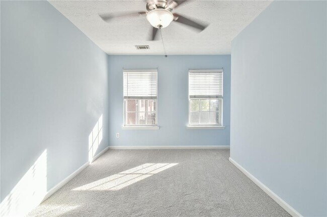 Building Photo - 1526 Viero Dr