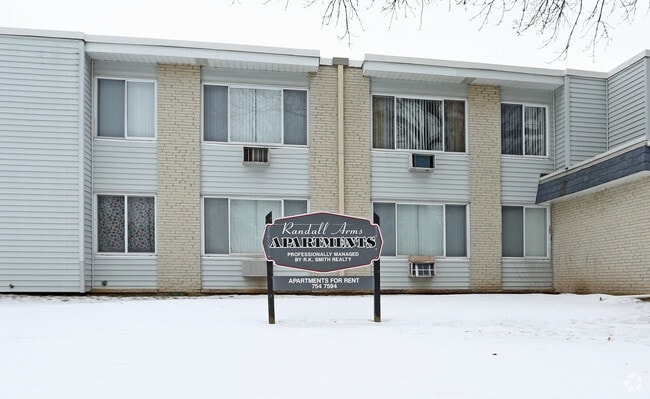 Building Photo - Randall Arms Apartments