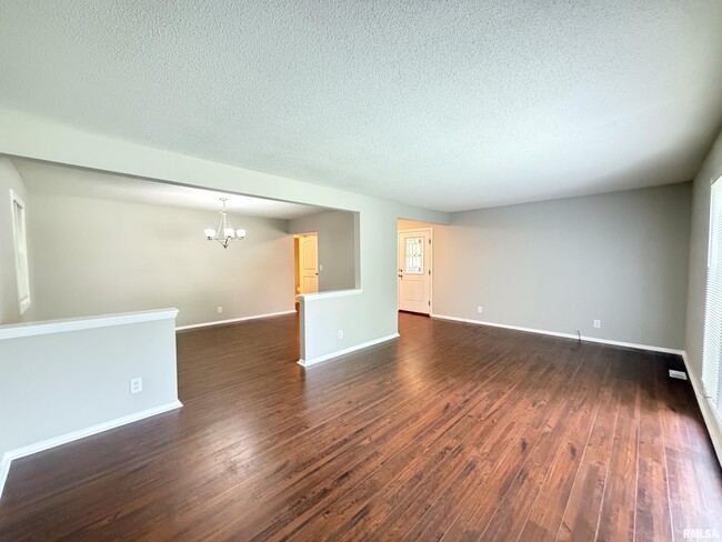 Building Photo - 122 W Morningside Dr