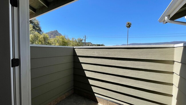 Building Photo - Newer 5 Bedroom House Near Cal Poly ** Ava...